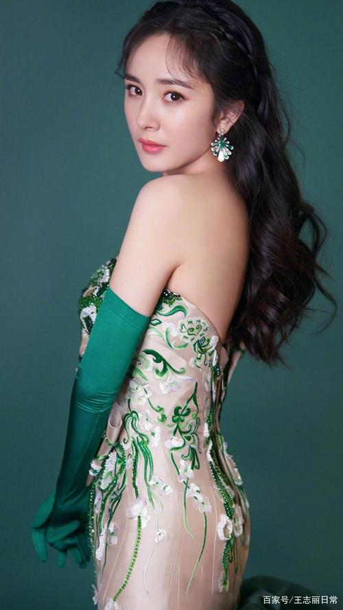 杨幂三围,杨幂跑动(杨幂现场量腿围)