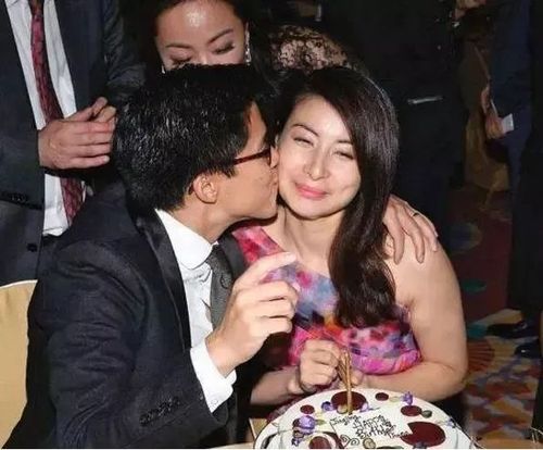 郭晶晶老公，郭晶晶被离婚是真的(郭晶晶现在老公)