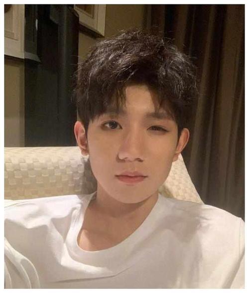 王源怎么了最近，关于王源的最新消(王源最近发生什么事了)