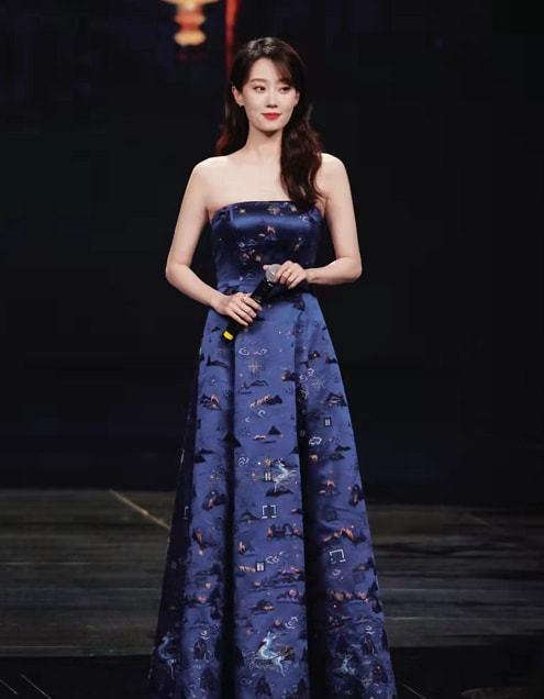 张小斐走光，李焕英原型(李焕英张小斐图片)