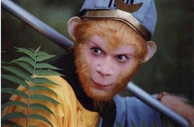 曹荣为什么把孙悟空演成抽筋版的样子