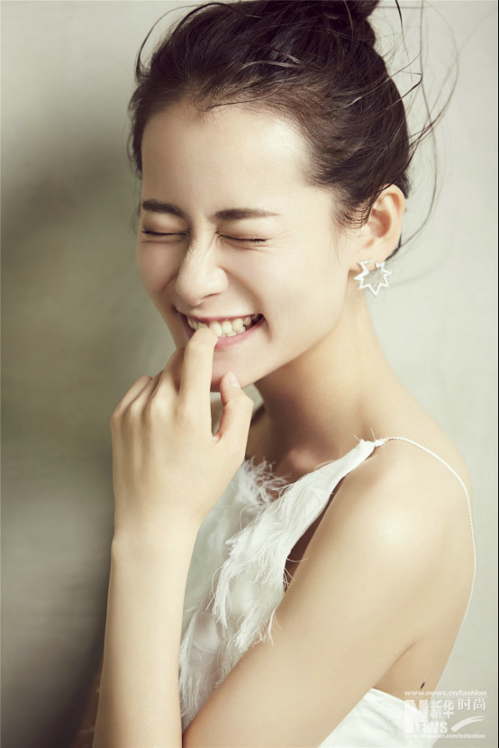 柴碧云为什么这么瘦还有喉结？女的到底有喉