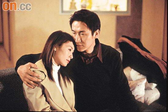 官恩娜被强吻，没确定关系就被强吻