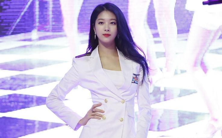 权娜拉是不是les(权娜拉个人资料) 权娜拉是不是les(权娜拉个人资料)