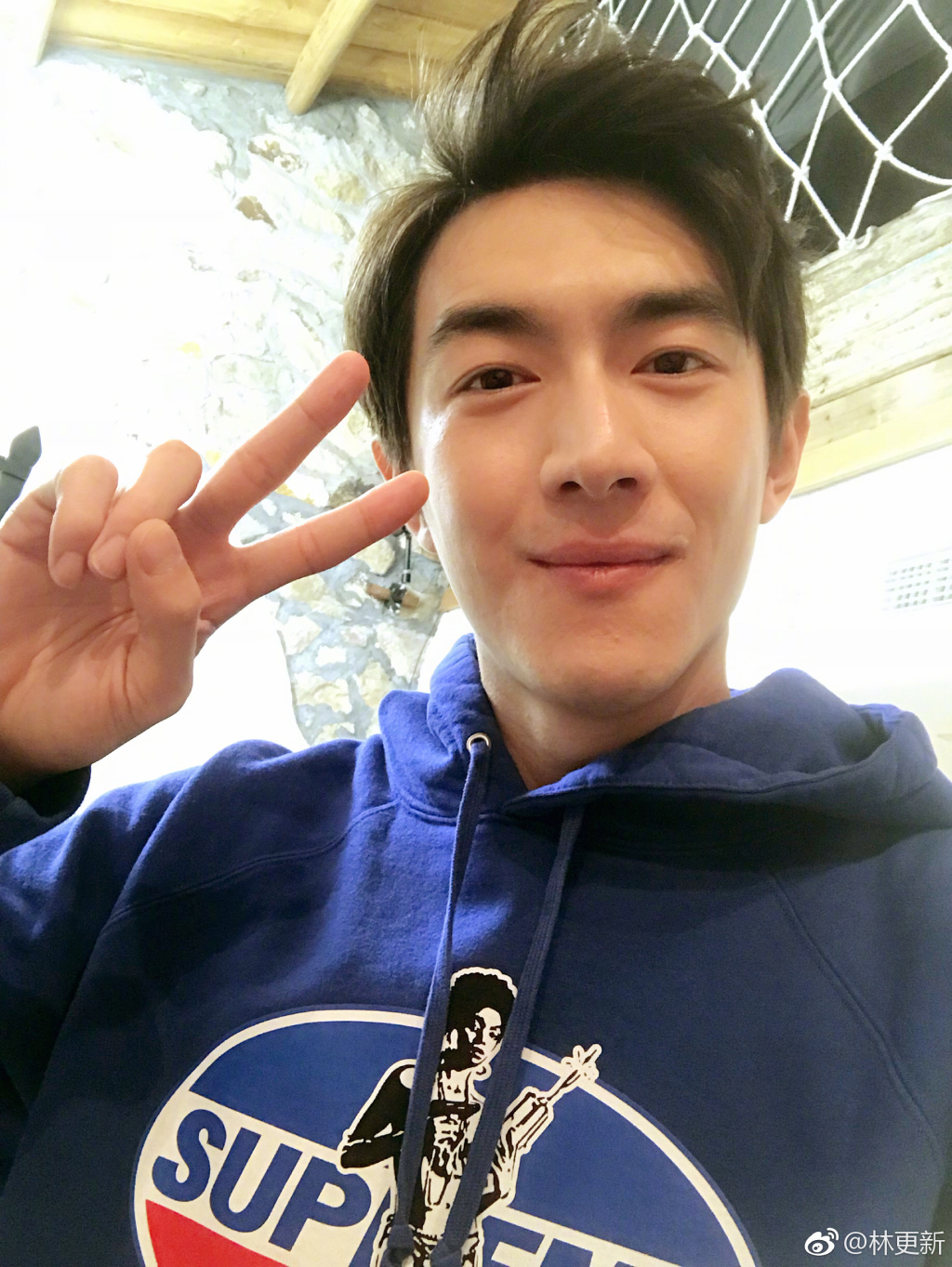 为什么林更新叫拉杆箱？林更新鼻子是歪的吗