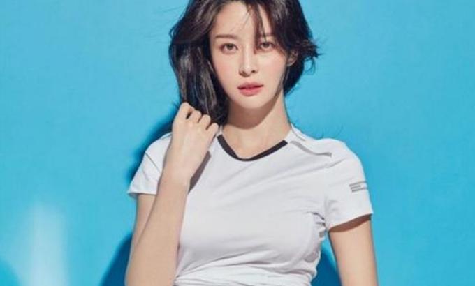 权娜拉为什么被称为九头身(权娜拉是谁)