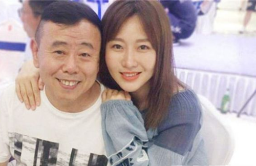 潘阳结婚照，潘阳泳照(潘阳一家近照)