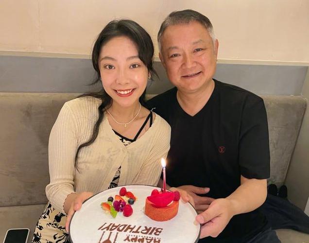 梁赫群老婆，殷琦蔡绍中为什么分手(梁赫群前女友)