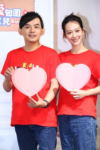 黄子佼老婆，曾宝仪黄子佼(黄子佼跟曾宝仪在一起几年)