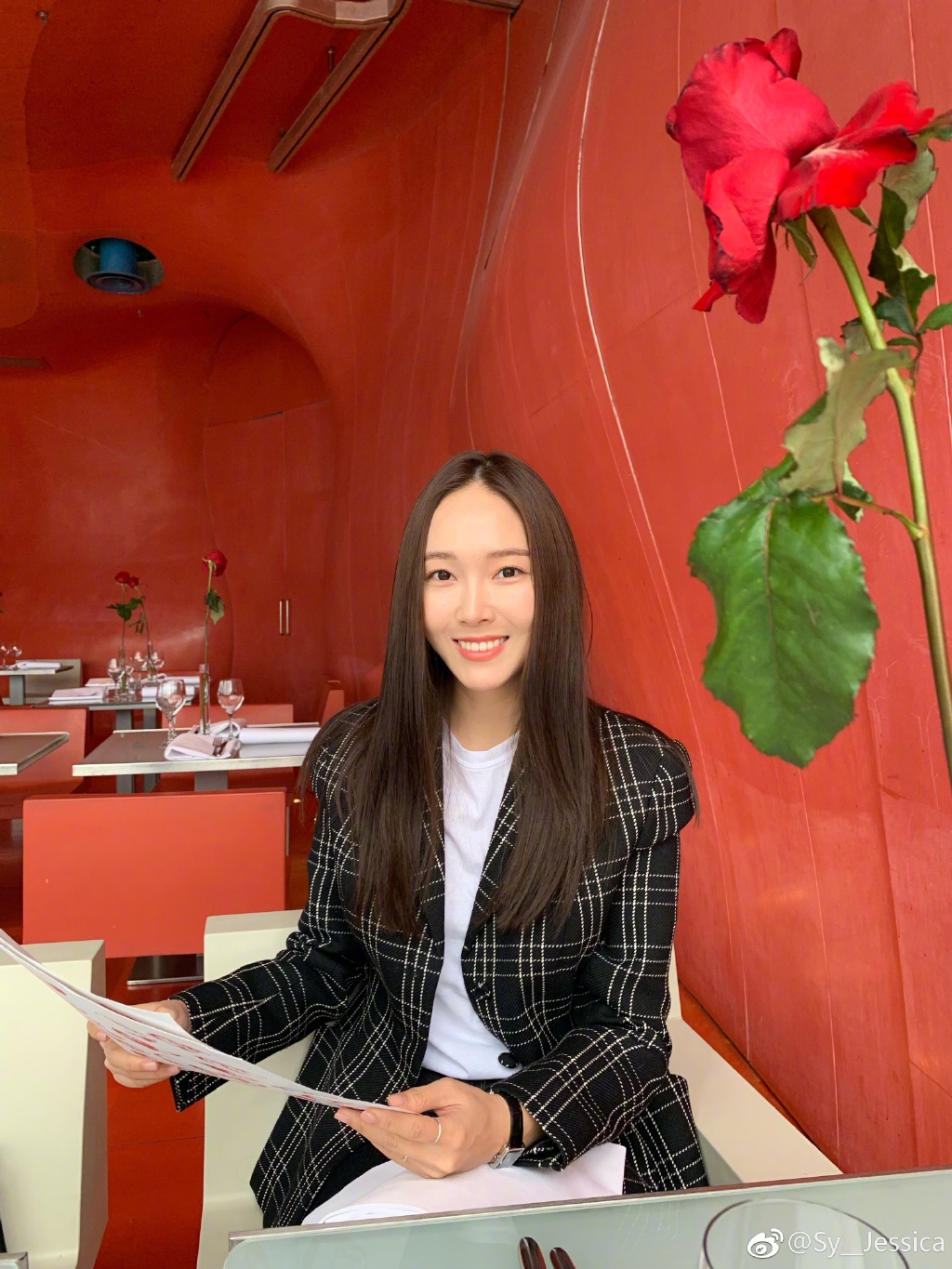 郑秀妍为什么叫总裁、冰山、大猫、卡皇、西