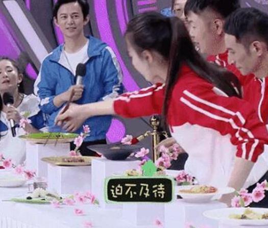 迪丽热巴圈内人缘不好真的吗?何炅为什么不 迪丽热巴圈内人缘不好真的吗?何炅为什么不