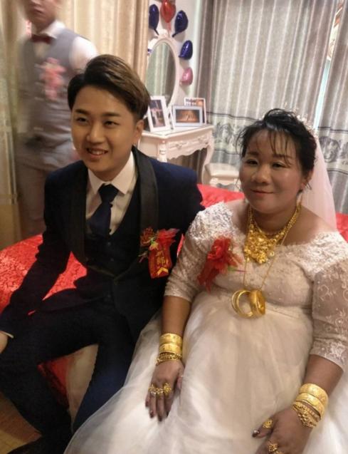 唐宁老公邓伟杰，唐宁小时候(唐宁的老婆)