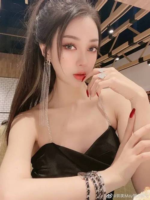 郭美美图片，郭美美样子大变化(郭美美怎么又变样了)