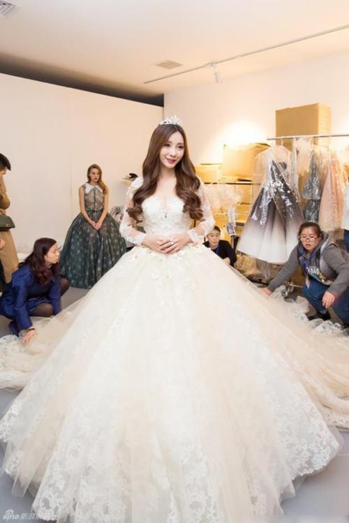 柳岩曝光图片,柳岩太美了 柳岩曝光图片,柳岩太美了