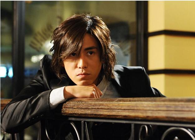 陈楚河背景,陈楚河赖雅妍公开恋情(陈楚河现任女友)