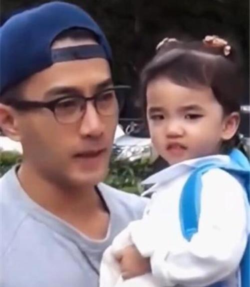 刘恺威照片，一岁女儿照片(刘恺威女儿小糯米近照)