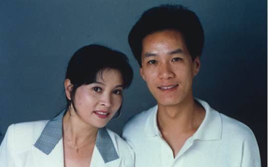 冯远征的老婆，冯远征的老婆图片(冯远征个人资料 老婆)