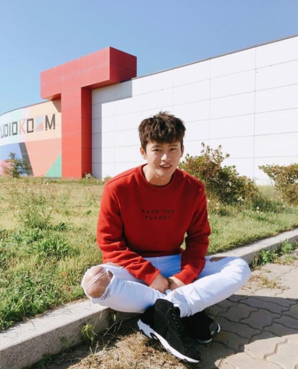 徐仁国陆星材一模一样对比照(陆星材和徐仁国对比照)