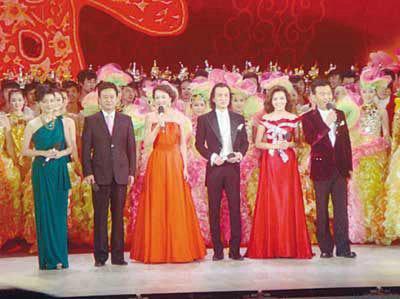 朱军与炫子,朱军有几个妻子(朱军的老公)