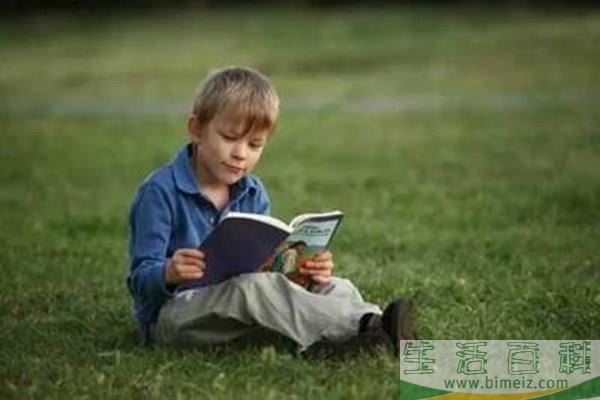 少年白吃什么可以调理?有白头发拔了有害吗(吃什么治疗少年白头发)