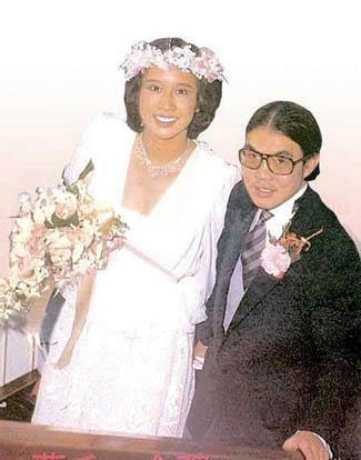 朱玲玲为什么和霍震霆离婚？两人离婚后霍震