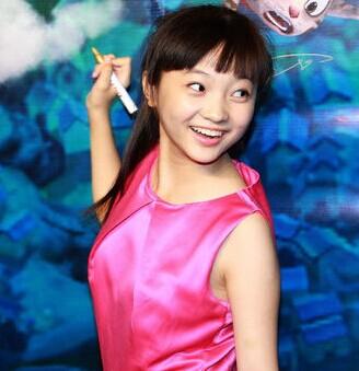 林妙可的胸部，林妙可14岁(林妙可17岁)