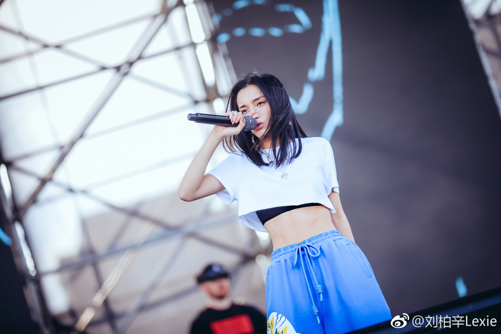 艾热为什么怕刘柏辛?艾热亲友团事件是怎么 艾热为什么怕刘柏辛?艾热亲友团事件是怎么