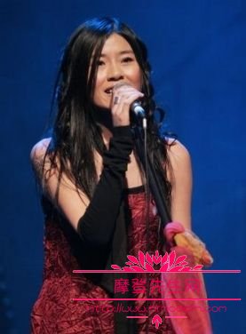 臧鸿飞老婆唐平的纹身图片(臧鸿飞妻子唐平)