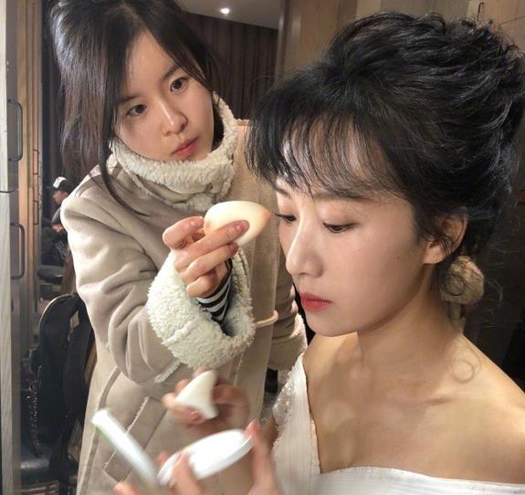 李念的化妆师叫什么名字？明星化妆师都是专(化妆师是谁)