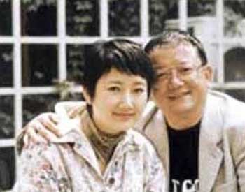 王刚的婚姻,刚强第一段婚姻老婆(王刚结婚了吗)