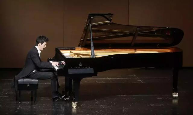 朗朗和李云迪是一个级别的吗，郎朗(朗朗和李云迪在业界是什么级别)