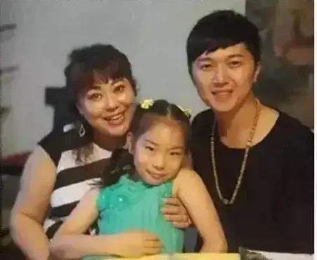 李菁菁张金华离婚原因,张金华现任(李菁菁张金华爱情)