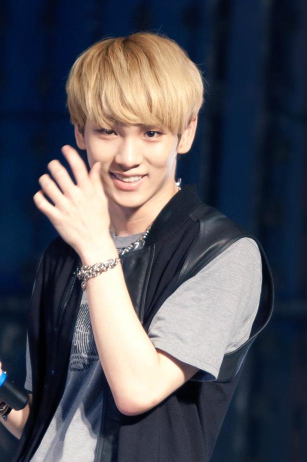 金钟铉出殡灵异事件真相 是不是真的没死墓 金钟铉出殡灵异事件真相 是不是真的没死墓