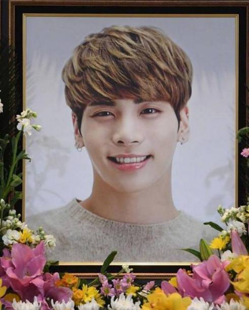 金钟铉出殡灵异事件真相 是不是真的没死墓 金钟铉出殡灵异事件真相 是不是真的没死墓