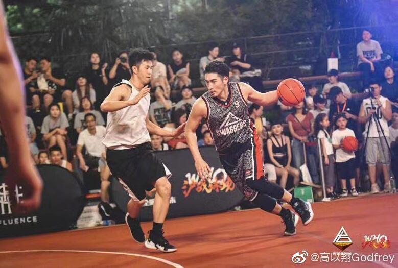 高以翔篮球水平怎么样(高以翔喜欢的篮球明星)