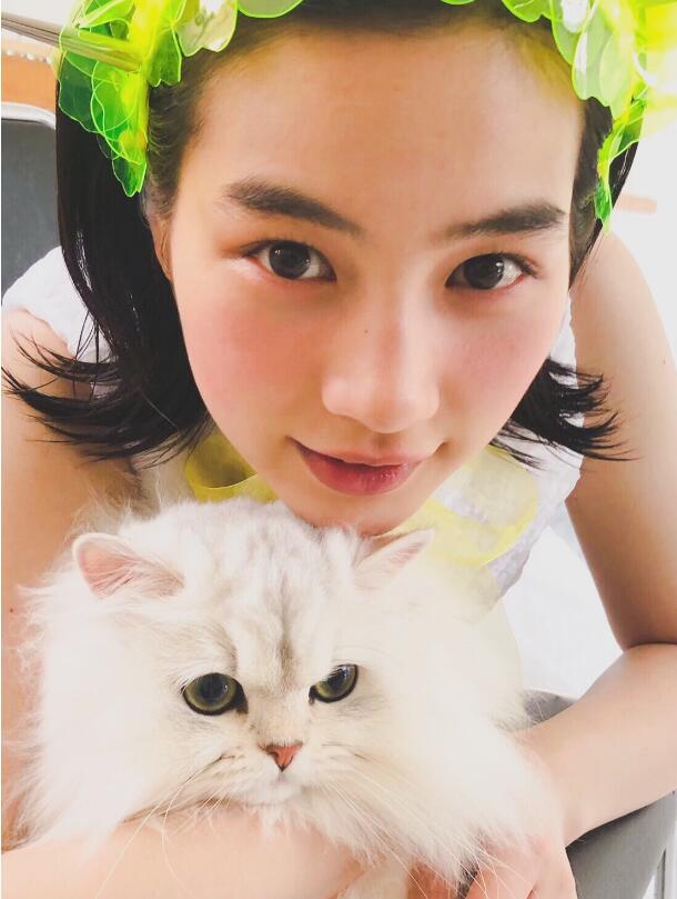 能年玲奈眼睛为什么那么亮是戴美瞳了吗