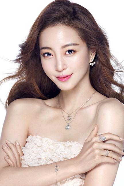 韩艺瑟整容前后对比图变化惊人