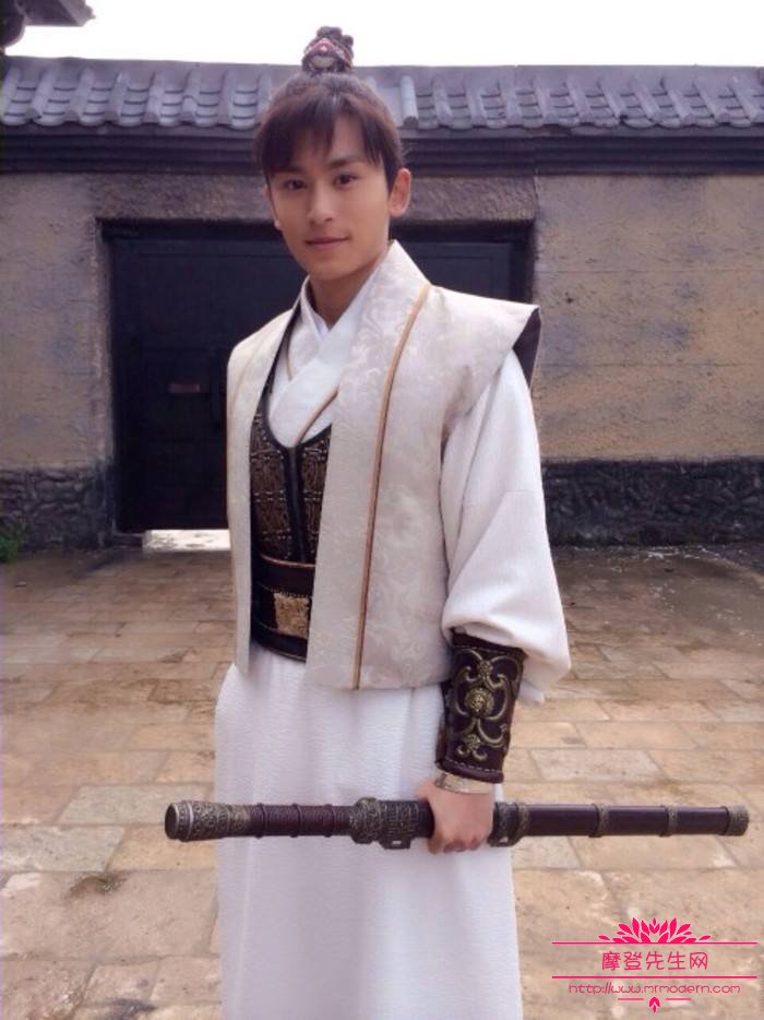 张哲瀚二哥的称号怎么来的？张哲瀚有没有演