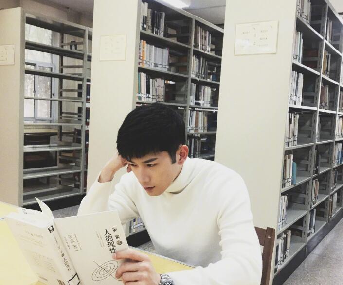 刘芮麟为什么叫wayne(刘芮麟出什么事了)