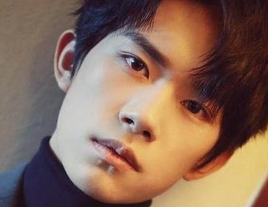 脸上有痣的男明星，脸上有痣的男演(脸上长痣的男明星演员)