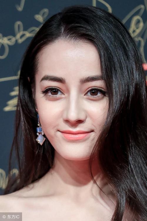 明星赚钱，明星真的那么赚钱吗(明星的钱好赚吗)