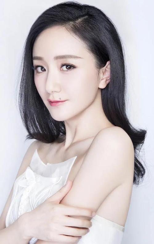 李倩图片,演员韩雯雯个人资料(漂亮女演员李雯雯简历)