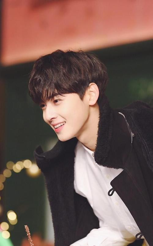 韩国最帅男明星图片，韩国男演员明(最帅的韩国明星男)