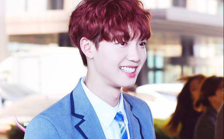 姜丹尼尔抽烟事件怎么回事?姜丹尼尔家里很 姜丹尼尔抽烟事件怎么回事?姜丹尼尔家里很