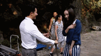 黄轩杨幂私下有点儿污咋回事?为什么很多人 黄轩杨幂私下有点儿污咋回事?为什么很多人