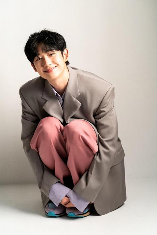 韩国帅气男明星图片，韩国男演员明(韩国男明星演员表)