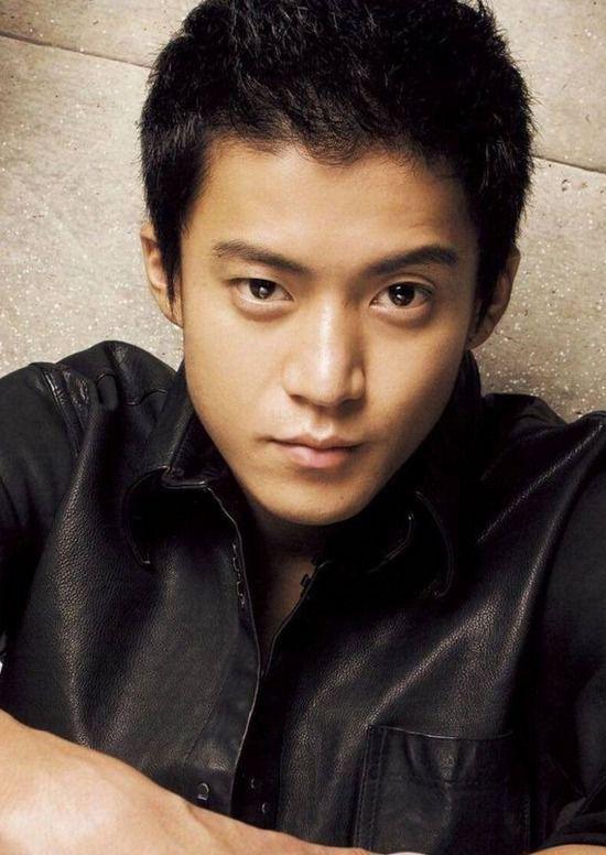 小栗旬为什么叫虾饺?小栗旬走路特别叼的动 小栗旬为什么叫虾饺?小栗旬走路特别叼的动