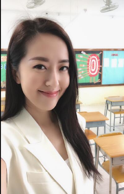 唐诗咏和李诗韵对比照(李诗韵百科)