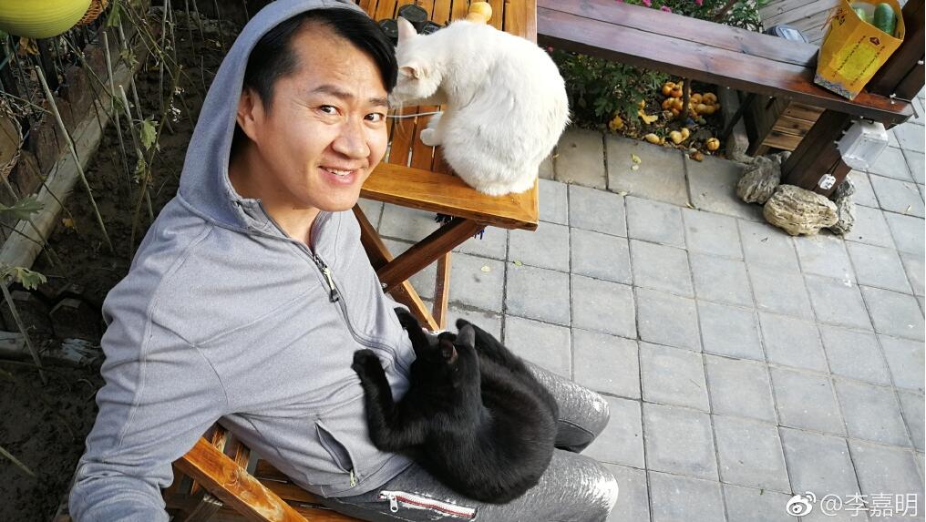 李嘉明为什么叫尔康