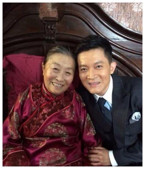 张少华简历个人资料，张少华的亲儿(张少华生平简历)